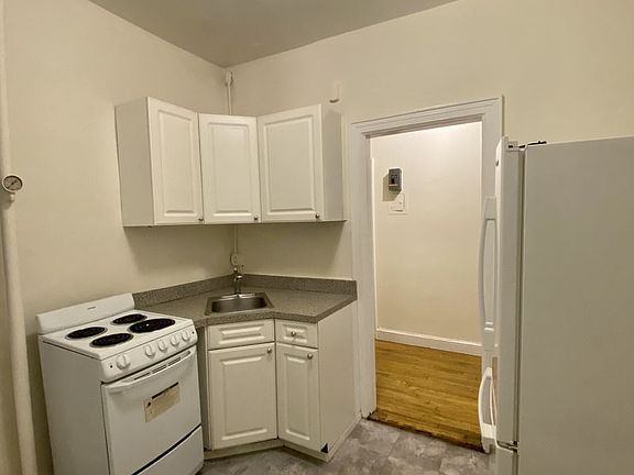 2nd image of 231 E 58th St APT 2A