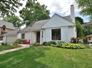 6542 Washington Cir, Wauwatosa, WI 53213