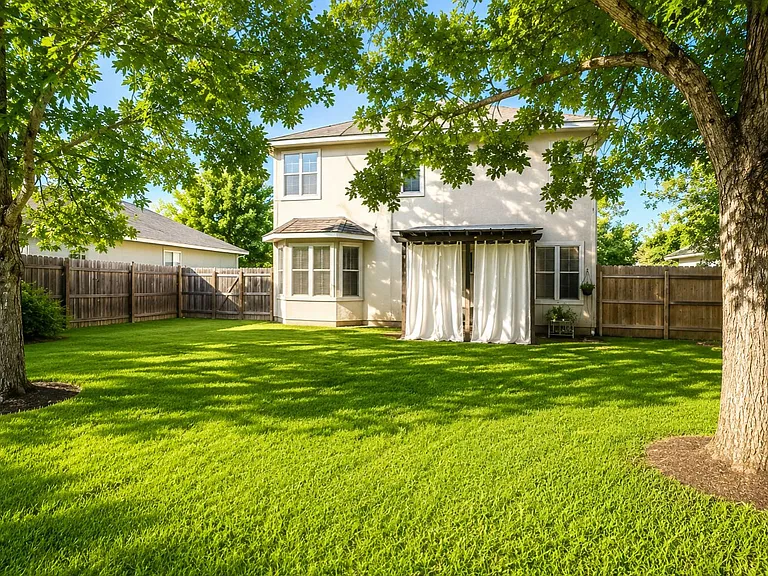 703 Sparkling Brook Ln — Photo 4