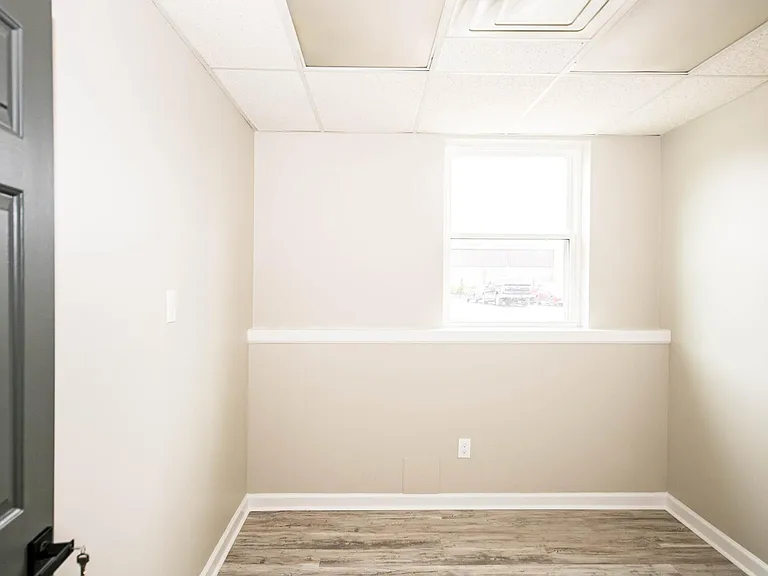 9443 Reading Rd — Photo 15