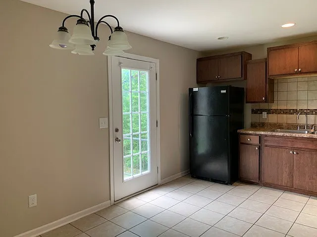 3 bed, 1.0 bath, 950 sqft, $1,395 — Photo 4