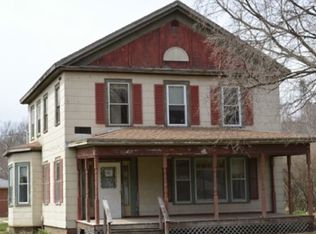 611 S Cedar St, Delavan, IL 61734