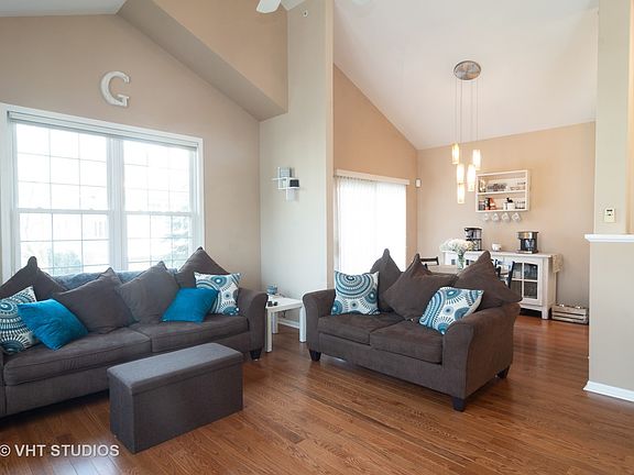 5th image of 1619 Fox Run Dr #1619