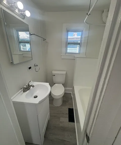 305 N Franklin St — Photo 28