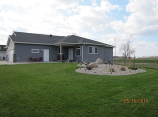3426 Village Green Dr, Moorhead, MN 56560