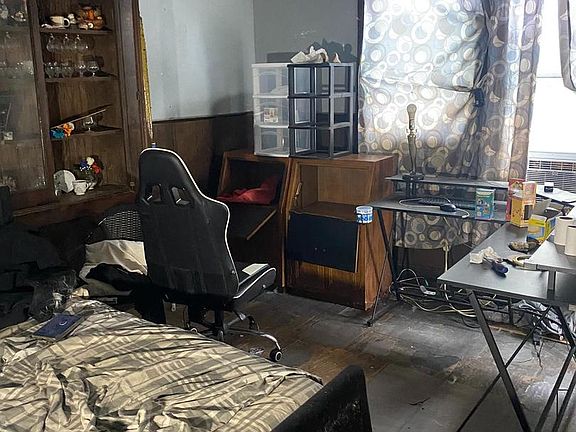 3rd image of 113 Parker Pl