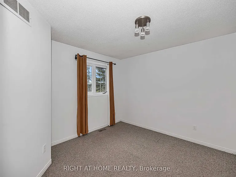 1 Kincardine Dr — Photo 19