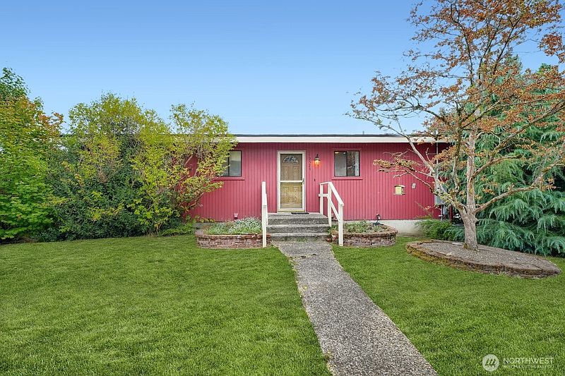 2nd image of 12524 13th Avenue SW