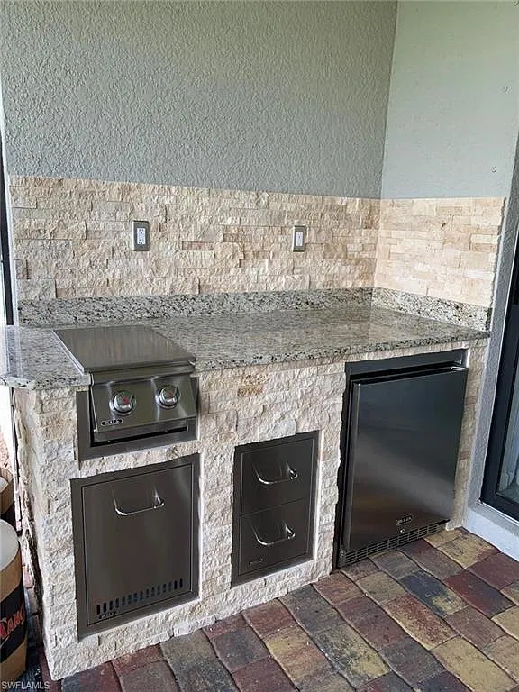 3 bed, 2.5 bath, 2470 sqft, $3,000 — Photo 3