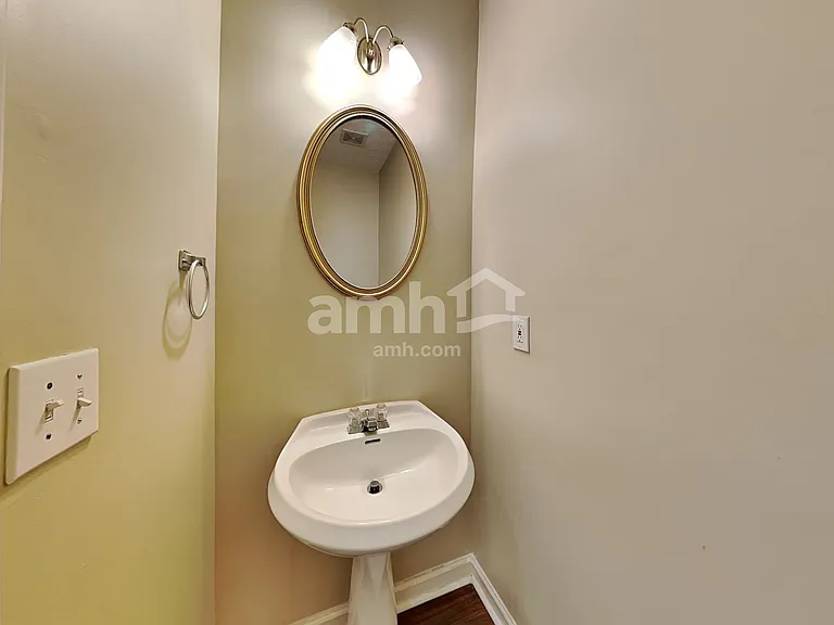 540 Gables Ct — Photo 11