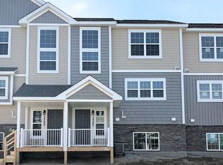 7525 Woods Edge Blvd, Lino Lakes, MN 55014