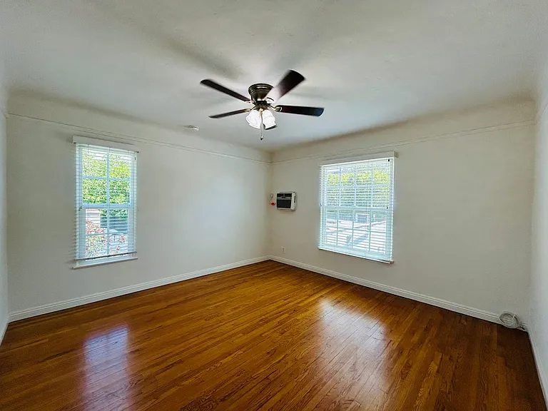340-342 N Harper Ave — Photo 21