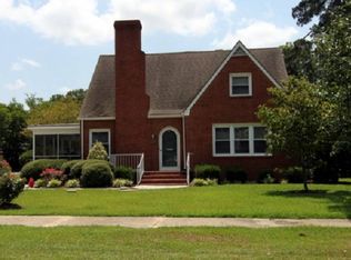 408 Lafayette St, Clinton, NC 28328