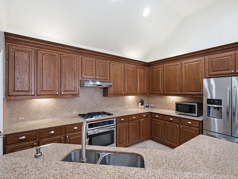1028 Kaylie St — Photo 10