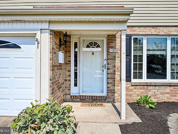 3rd image of 2909 Bunker Hill Ct