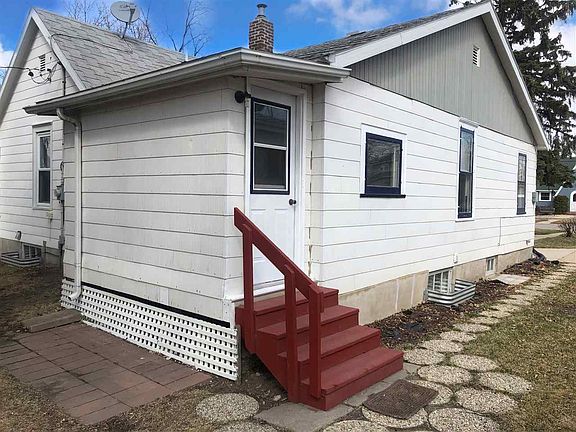 4th image of 916 3rd St SE