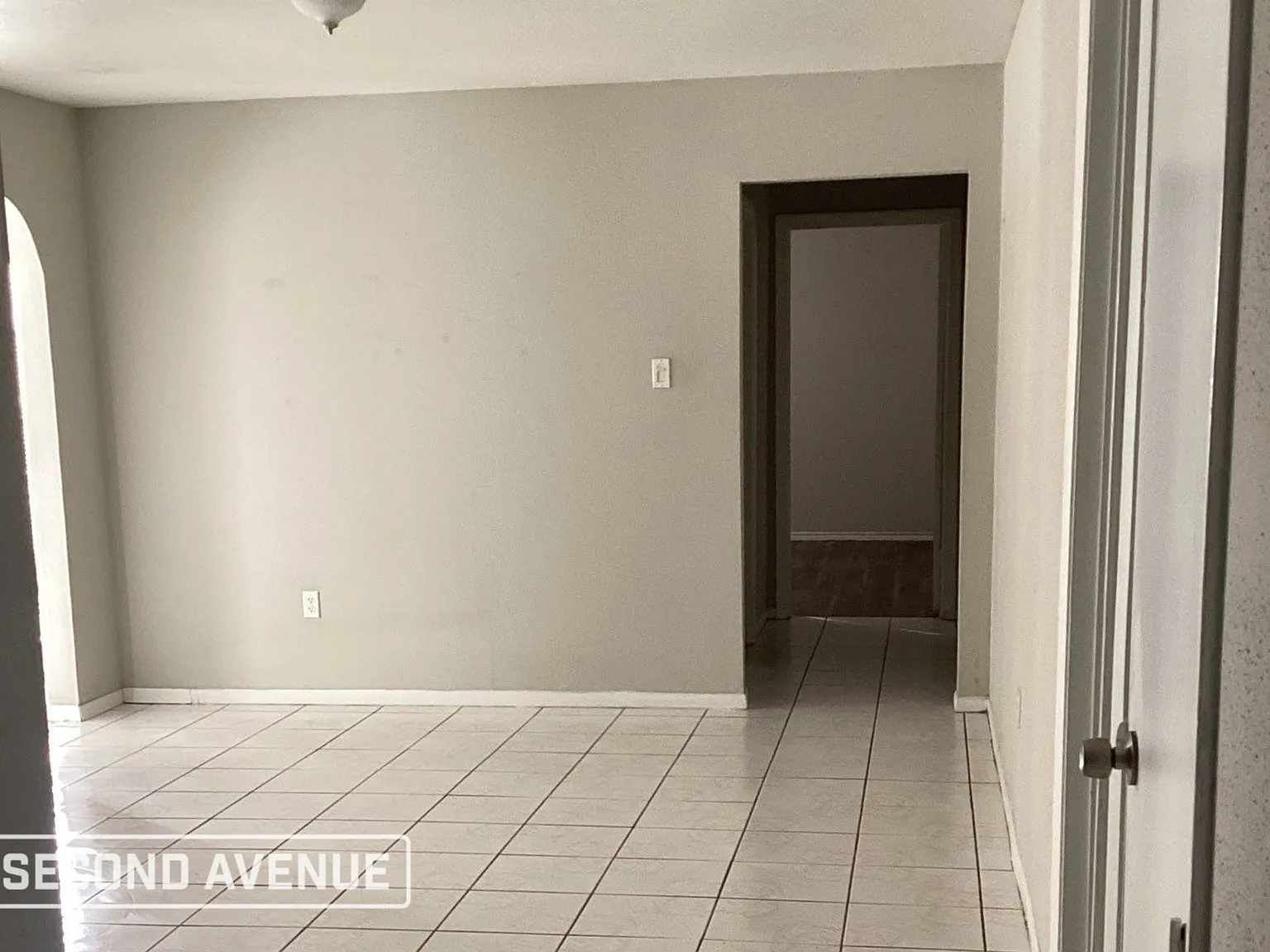 3 bed, 2.0 bath, 1744 sqft, $1,695 — Photo 2