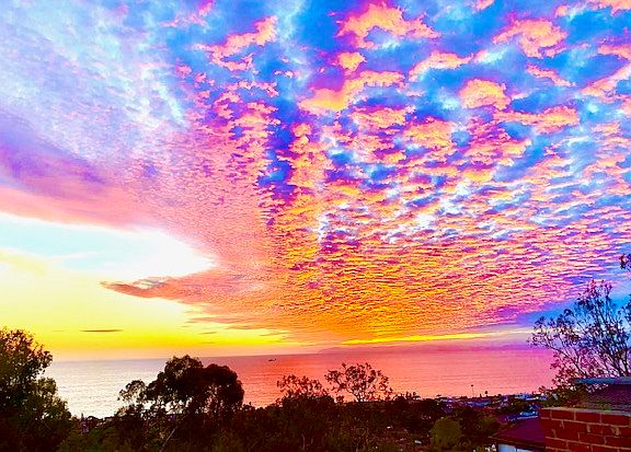 The panoramic views from the main uppper deck provides a continually changing canvas of ocean and sky vistas.
