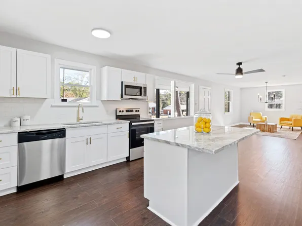 816 Peyton St, Raleigh, NC 27610