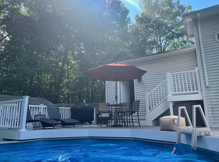 223 Michael Ln, Stroudsburg, PA 18360