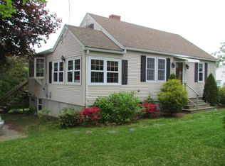 75 Treasure Rd, Narragansett, RI 02882