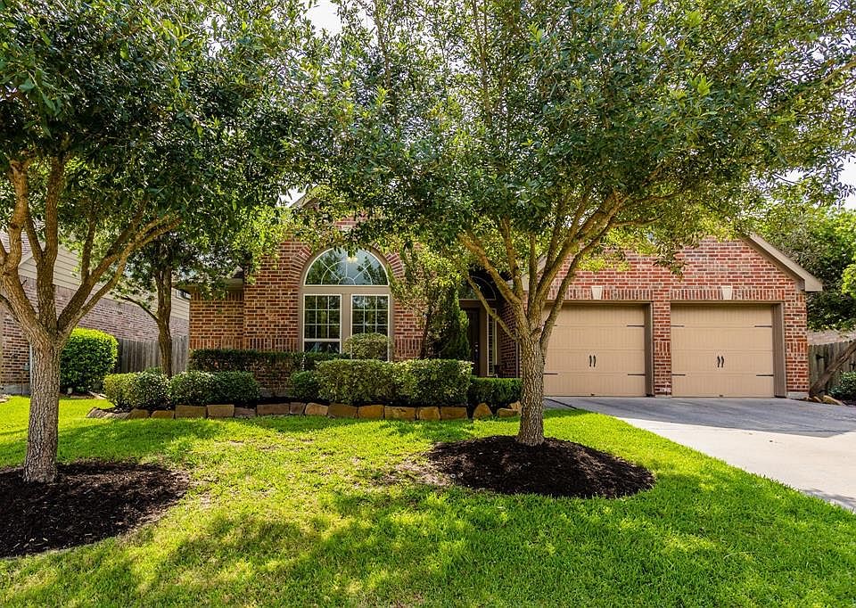 1st image of 2707 Field Hollow Dr