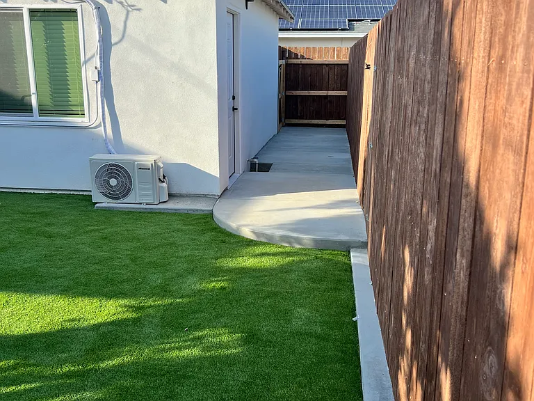 104 E Kern St — Photo 10