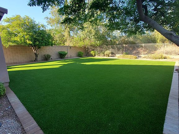 Oversized backyard with new pet-friendly turf installed November 2022!