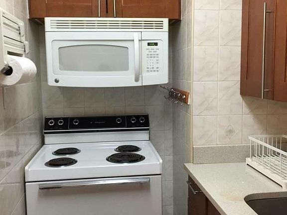 4th image of 130 Water St APT 8G