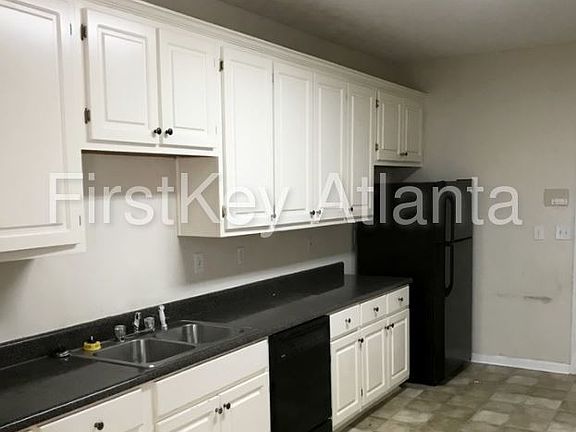 3rd image of 1895 Emerald Dr