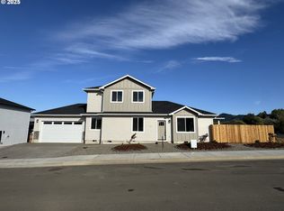126 Coles Valley St, Sutherlin, OR 97479