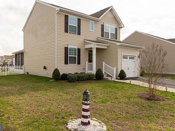 3rd image of 104 N Alnwick Ln