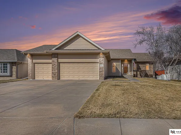 16516 Willow St, Omaha, NE 68136