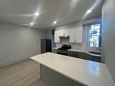3rd image of 116A Booraem Ave Floor 2
