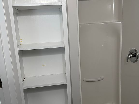 2nd image of 221 Hill St