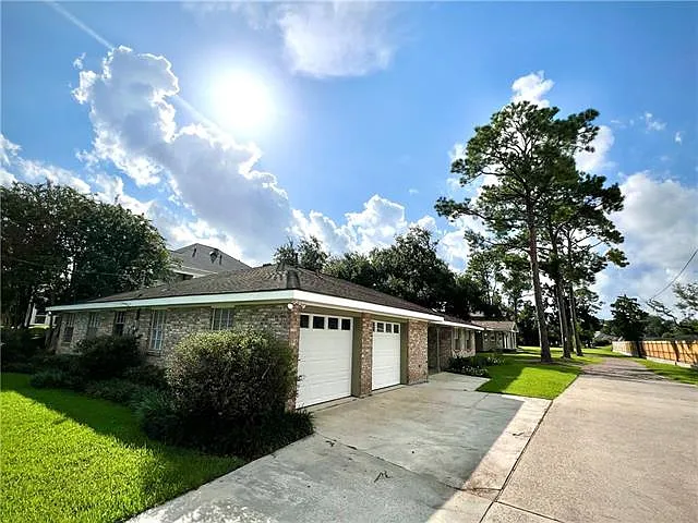 4 bed, 2.0 bath, 1622 sqft, $2,800 — Photo 4