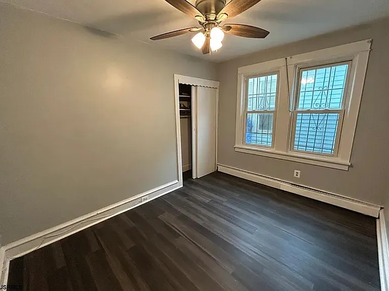 1405 Langston Ave — Photo 6
