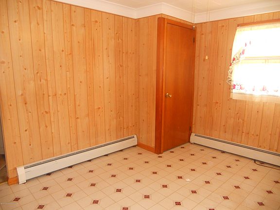 5th image of 526 Pancoast St