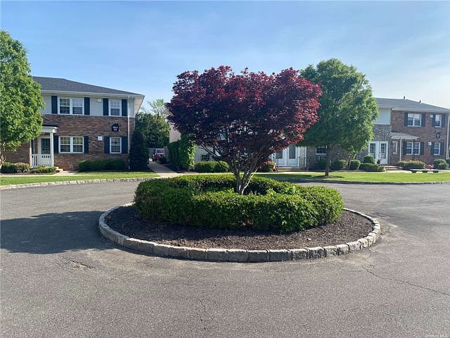 1st image of 348 Kensington Ln #348