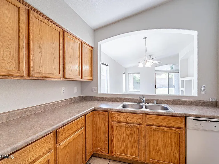 7035 W Phelps Rd — Photo 14