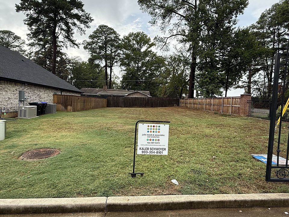 1st image of 701 Cove Pl