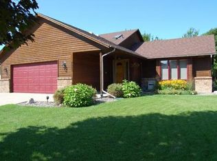 9223 Norwood Ln N, Maple Grove, MN 55369