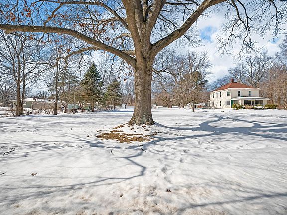 2nd image of 962 Golf Rd