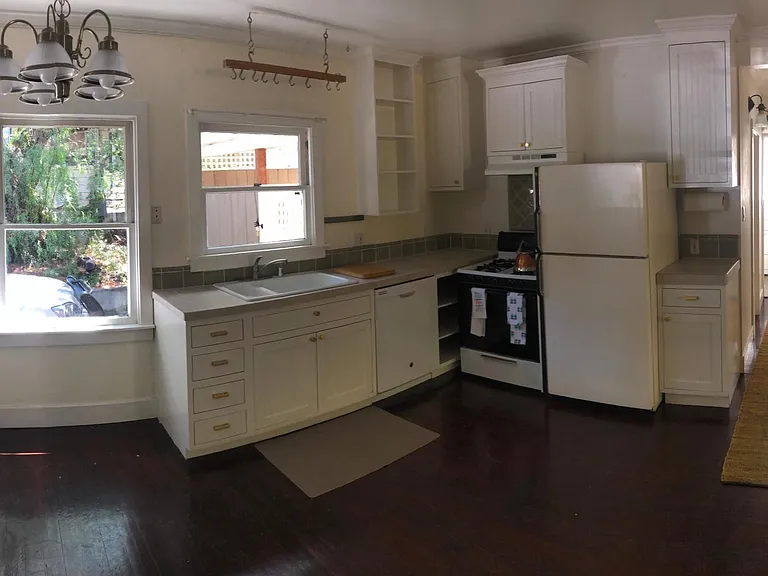 109 Alabama St — Photo 2