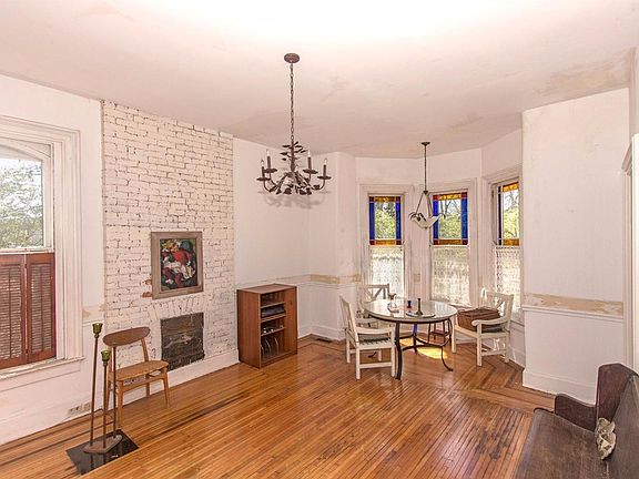 5th image of 4457 Mellwood Ave