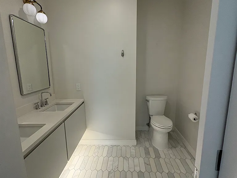 191 Washington St #525 — Photo 44