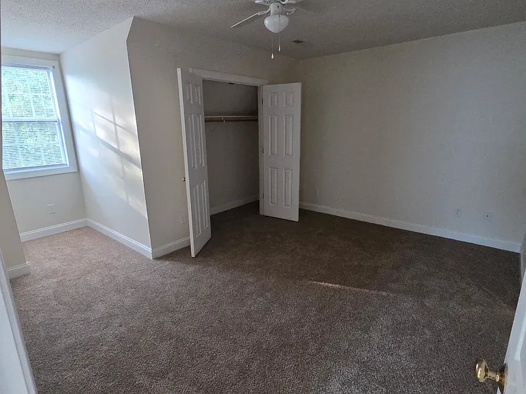 1513 Winterberry Dr — Photo 9