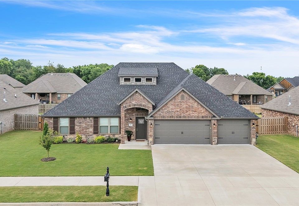 1st image of 455 Payton Pl