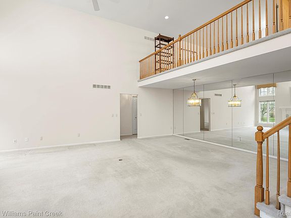 3rd image of 54710 Bellingham Dr