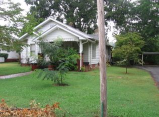 457 Cheatham St, Bruceton, TN 38317